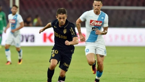 Monaco, Napoli karşısında dağıldı