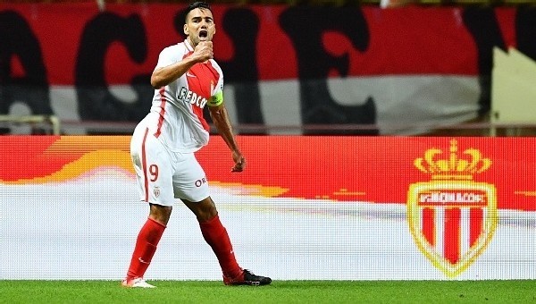 Monaco'ya Falcao'dan kötü haber