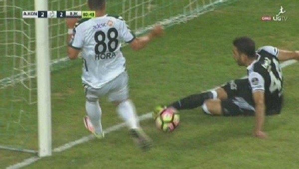 Rhodolfo Beşiktaş'ı ipten aldı! 30 dakikada...