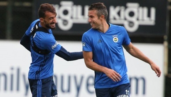 Robin van Persie'nin sorumluluğu arttı