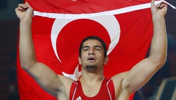 Taha Akgül ve Selim Yaşar finale yükseldi