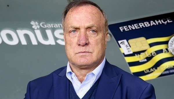 'Dick Advocaat uyuyarak izliyor'