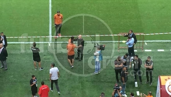 Hikmet Karaman'dan Galatasaraylı oyunculara yakın ilgi