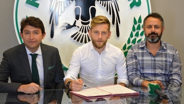 Konyaspor, Halil İbrahim Sönmez ile uzattı