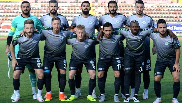 Konyaspor'un yaş ortalaması gençleşti