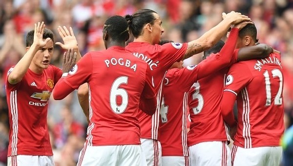 Manchester United'a 45 dakika yetti