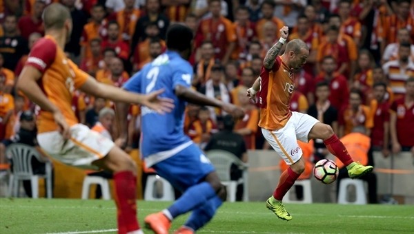 Sneijder Rizespor'un belalısı oldu