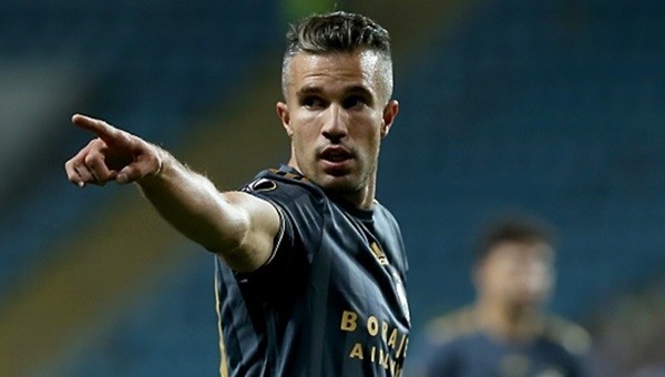 Van Persie haftalar sonra sahada!