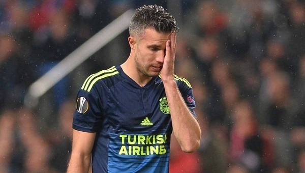 Van Persie'ye sert tepki: 'Karından utan bari'