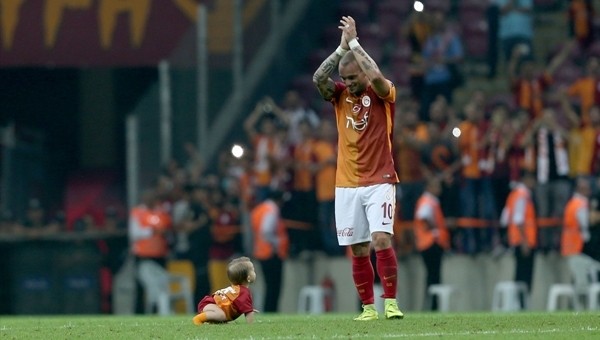 Xess Xava, Galatasaray tribünlerine üçlü çektirdi