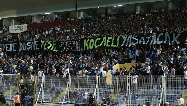 Adana Demirspor taraftarından Kocaelispor'a destek