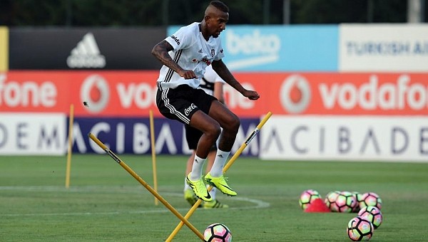 Anderson Talisca idmanlarda coşuyor