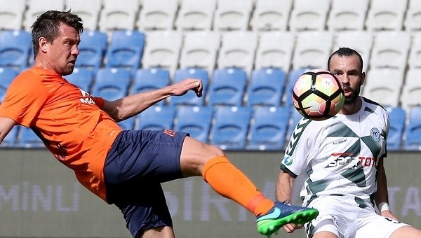 Başakşehir - Konyaspor maçında penaltı isyanı