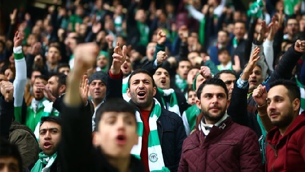 Bursaspor taraftarından Suriye'ye ilaç yardımı