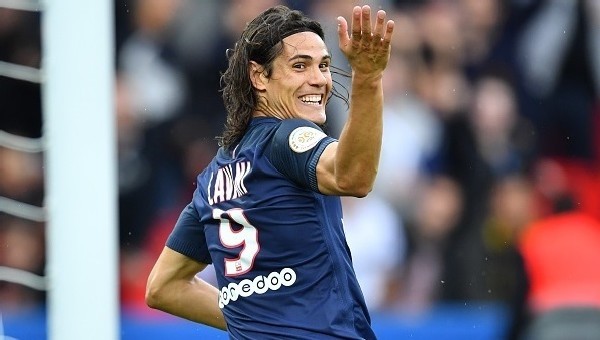 Edinson Cavani ayın futbolcusu seçildi