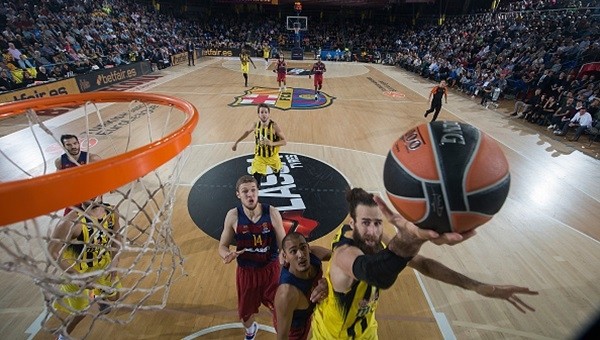 Fenerbahçe Barcelona'yı devirdi