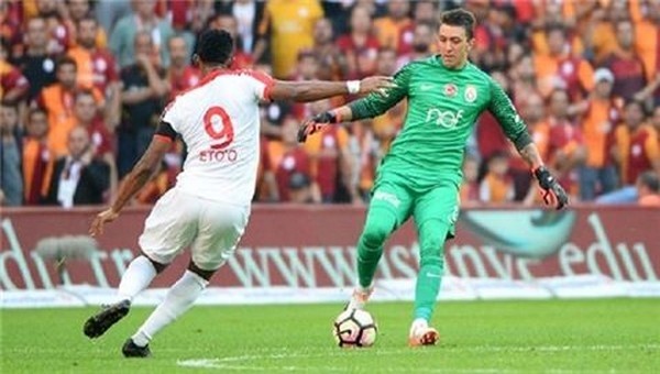 Fenerbahçeliler'den Muslera'ya övgü