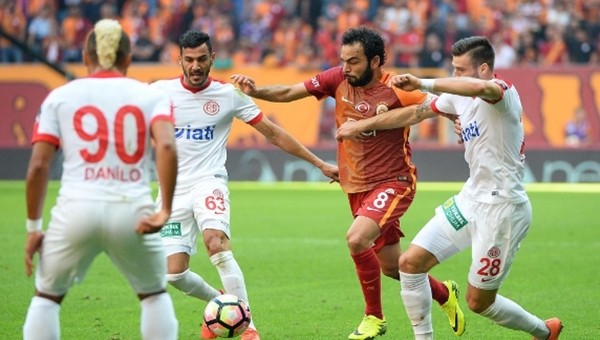 Galatasaray 5 maç sonra geriden gelip kazandı