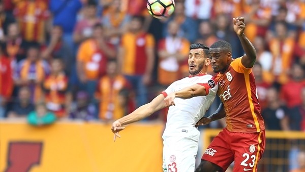 Antalyaspor'un Galatasaray kalesine çektiği ilk şut gol oldu