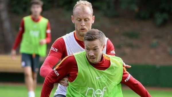 Galatasaray'da gözden çıkarılan 2 oyuncu