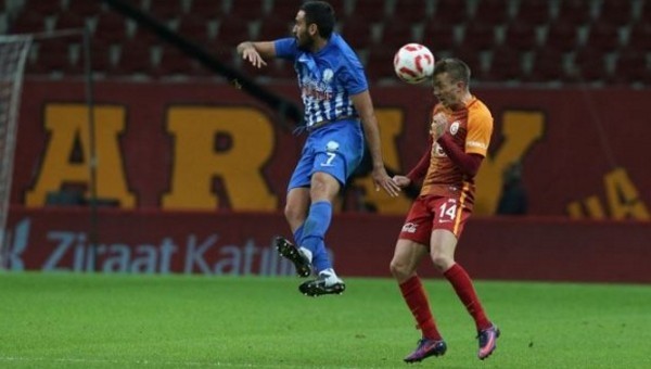 Galatasaray'da yeni sol bek bulundu