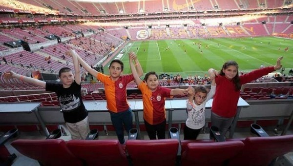 Galatasaray'dan Türkiye'de bir ilk! Tribün