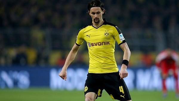 Galatasaray'ın Neven Subotic endişesi