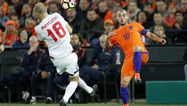 Hollanda'da Sneijder şoku! Sakatlandı