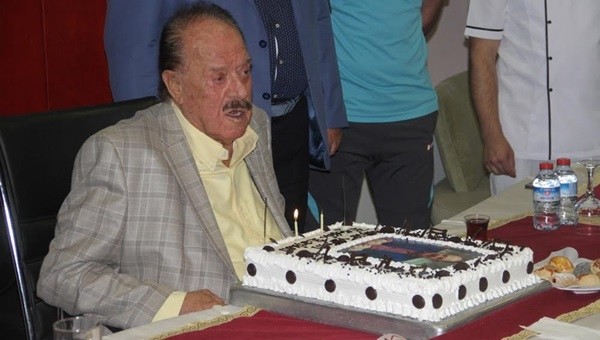 İlhan Cavcav'a sürpriz doğum günü