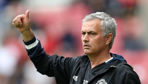 Jose Mourinho'dan 7 kişilik rotasyon!