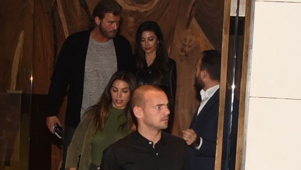 Kıvanç Tatlıtuğ ve eşi, Sneijder - Yolanthe çiftiyle yemekte