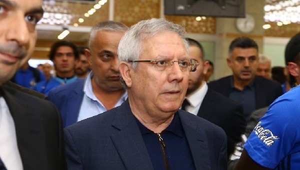 Konya'da Aziz Yıldırım'a protesto! Alkışladı...
