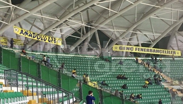 Olay görüntü! Fenerbahçe tribünleri...