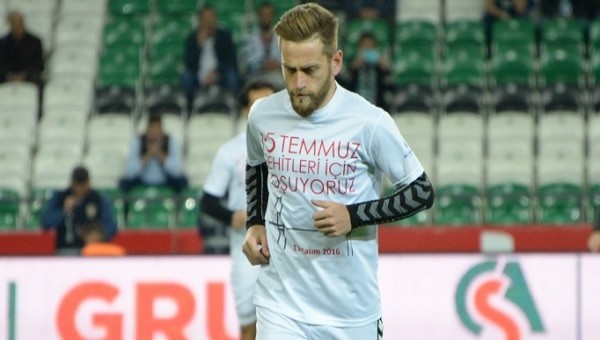Konyaspor, Fenerbahçe maçında 15 Temmuz şehitlerini unutmadı