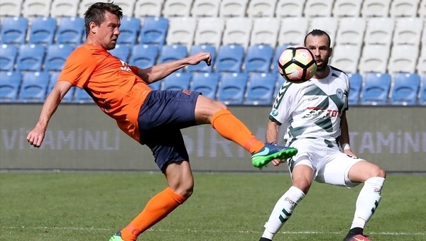 Lider Başakşehir, Konyaspor'a takıldı
