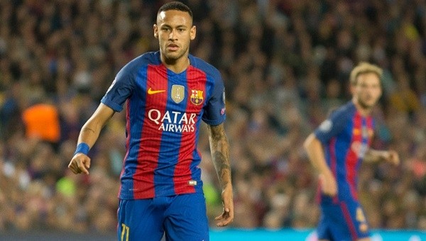 Neymar 5 yıl daha Barcelona'da