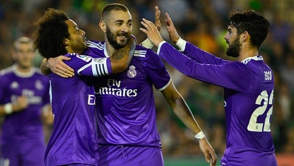 Real Madrid, beraberliklerin acısını Betis'ten çıkardı