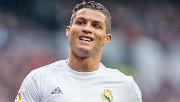 Ronaldoya senelik 23 milyon Euro