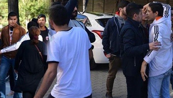 Adana'da taraftarlar arasında kavga