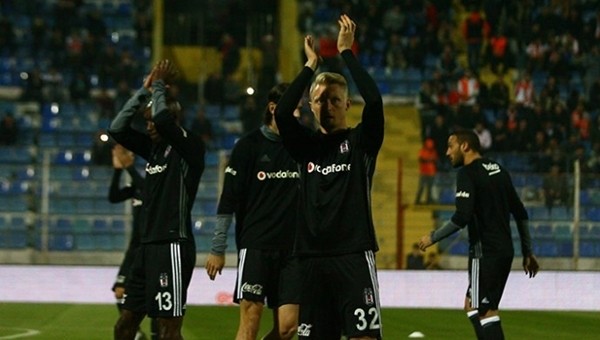 Andreas Beck sol beki sevdi