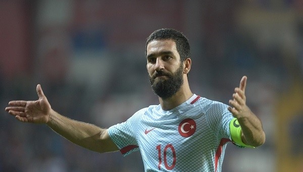 Arda Turan milli takım fikstürünü karıştırdı