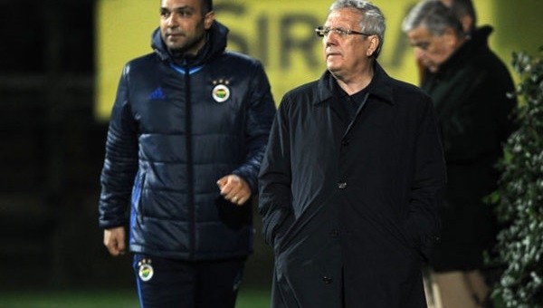 Aziz Yıldırım, Galatasaray'ın 11'ini bildi