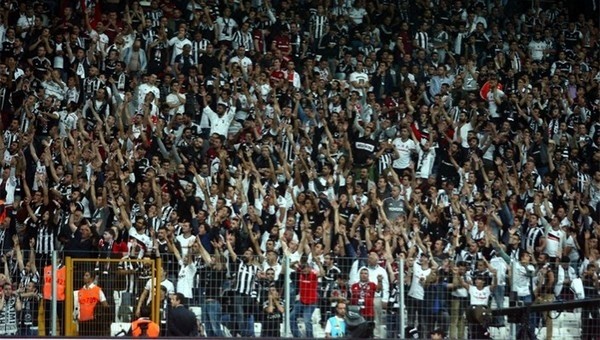 Beşiktaşlı taraftarlar derbi biletlerine hücum etti