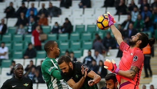 Bursa'nın penaltı isyanı! 45+1'de o an...
