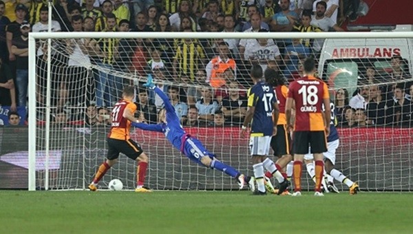 Son 3 derbide yenilmeyen Galatasaray ilkin peşinde