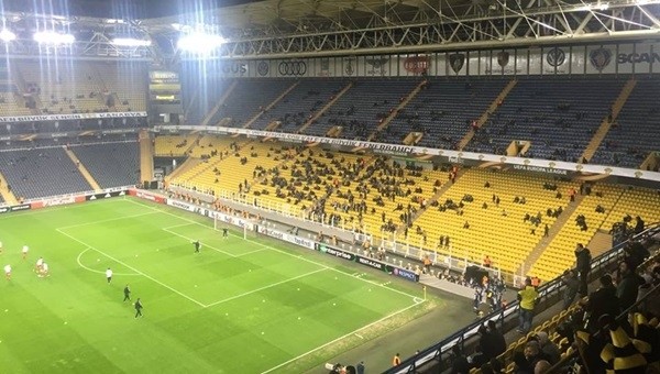Fenerbahçe - Zorya Luhansk maçında tribünlerde boşluk