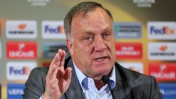 Dick Advocaat'tan Fenerrbahçeli futbolculara uyarı