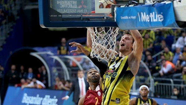 Fenerbahçe 92 - 74 Galatasaray Odeabank maç özeti