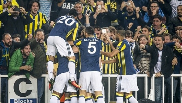 Fenerbahçe taraftarı Kırmızı Şeytanları makaraya aldı