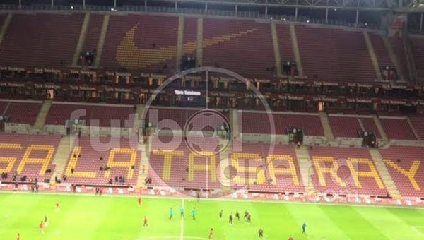 TT Arena bomboş kaldı! Mesai darbesi...